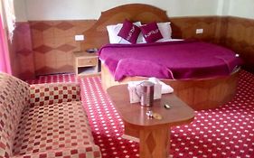 Gautam Hotel & Cottage